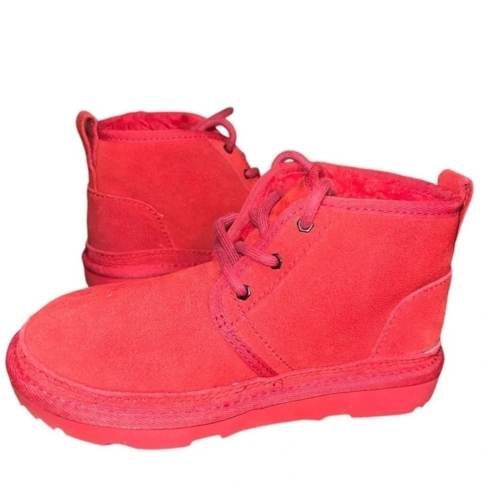 ▶️ UGG ◀️ Neumel Red Kids size 1